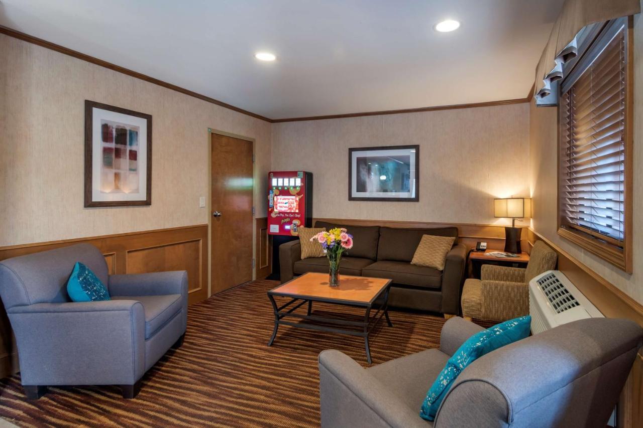 Hotel Surestay By Western Salmon Arm